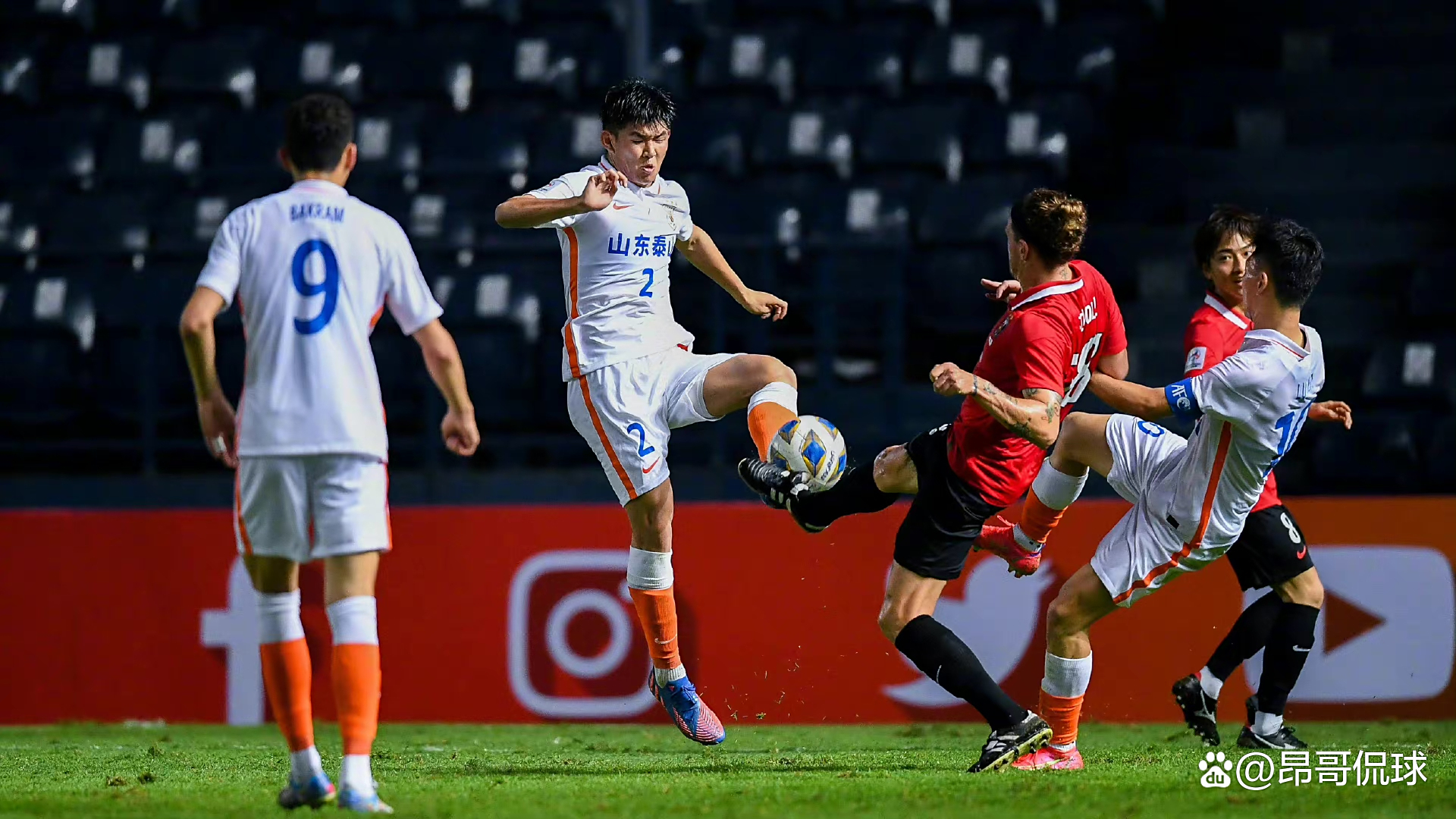 山东泰山发布备战花絮；赛后官宣签约；意大利杯任务艰巨；临场指挥获称赞的简单介绍